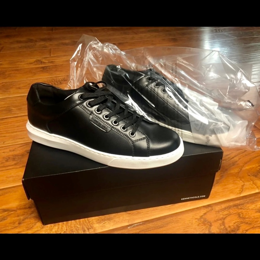 Kenneth Cole Sneaker - Picture 3 of 6